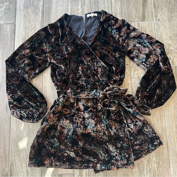 Chelsea & Violet Brown Velvet Wrap Tunic Dress size Medium - Picture 4 of 7